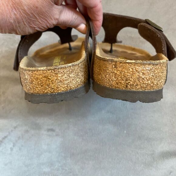 Birkenstock Bronze Gizeh Sandals Women Size 5 - Picture 5 of 10